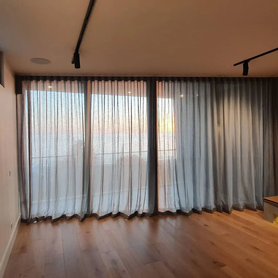 Experience the best with IndesignBlind's curtains and blinds. Quality in every installation.