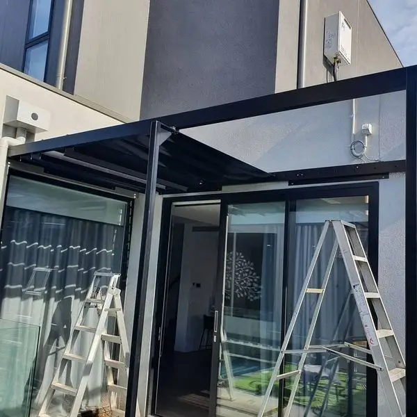 Motorised 200mm blade sunlouvres