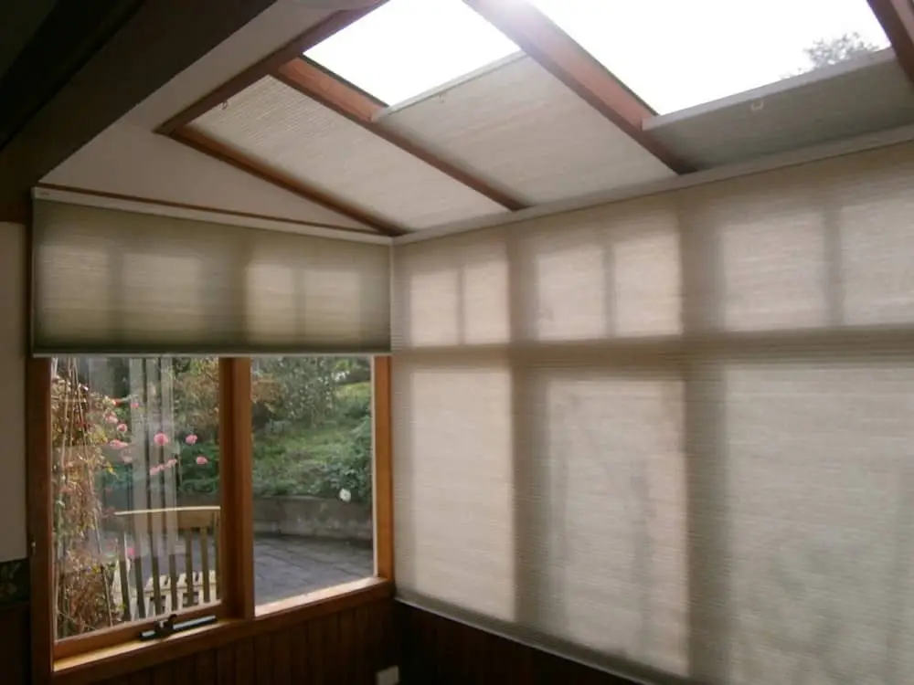 Internal skylight blinds, also known as roof window blinds or attic window blinds, are window coverings designed for skylights windows.